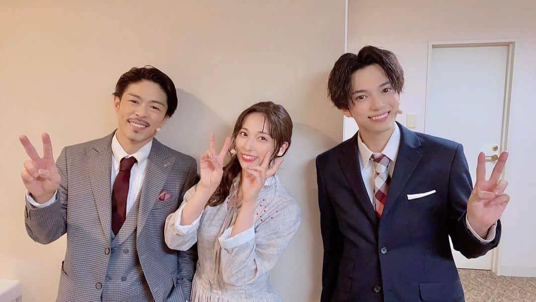 劇団EXILE 松組のインスタグラム：「糸川耀士郎くん 伊波杏樹さん このお二人 芝居も歌も本当に凄い‼️ 毎公演、このお二人に助けられています^^; 糸川くんは 物凄く努力家なうえに 器用を通り越して多才！ 今回の役柄は多重人格という めちゃくちゃ難しい役所なんですが 芝居を一緒にやらせてもらって 心配なる位怪演をしています！ そして あんじゅさんは もうね〜プロです！ 初めてお会いした時にも思いましたが 圧倒的です！ 芝居、歌は勿論 声が凄すぎて 一瞬で空気を変えるエネルギーをもっている！ このお二人と共演させて頂いて 本当に良かったな思う。 明日も僕が足を引っ張らないように頑張ります💦 #だれ僕」