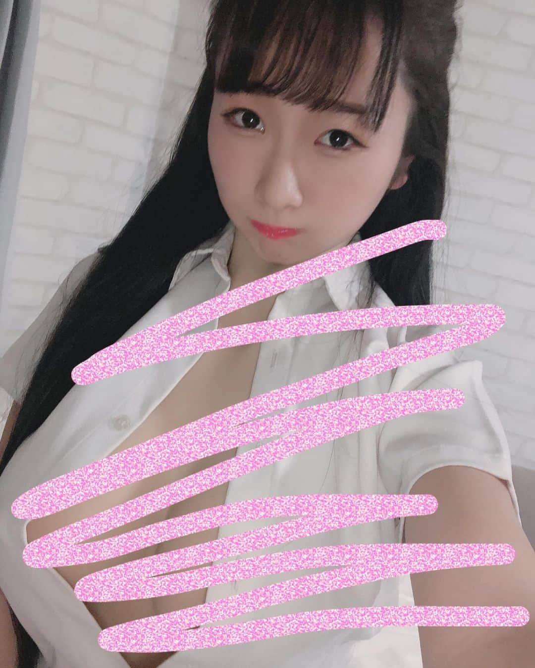 熊野あゆ（澄川鮎）さんのインスタグラム写真 - (熊野あゆ（澄川鮎）Instagram)「. おーはーよ♡ . 今日も楽しい1日にしようね♡ . . . #おはよう　#金曜日　#シャツ　#白シャツ #ワイシャツ」3月5日 8時00分 - ayu_kumano