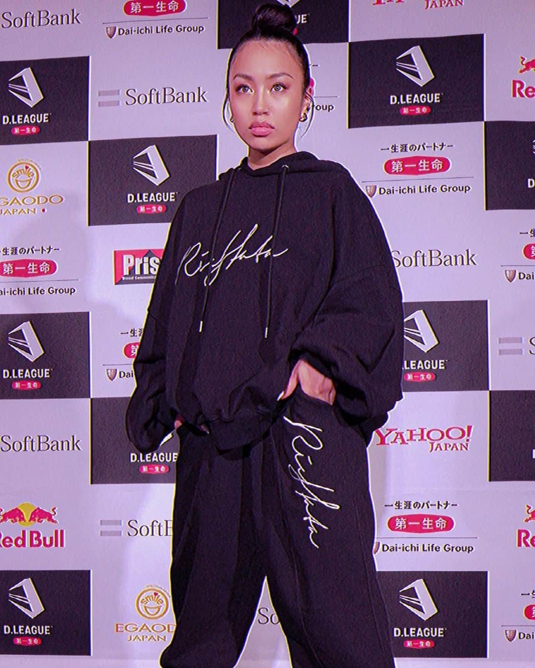 RIEHATAさんのインスタグラム写真 - (RIEHATAInstagram)「📺 @dleague_official   衣装:私服 hair&makeup: @miyamoto_yuri_  Riehata sweater 近日発売🖤」3月4日 23時25分 - riehata