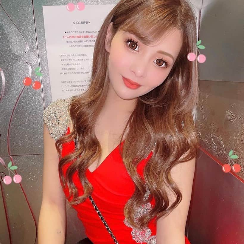 神出鬼没の【キャバ図鑑】のグルメインスタ