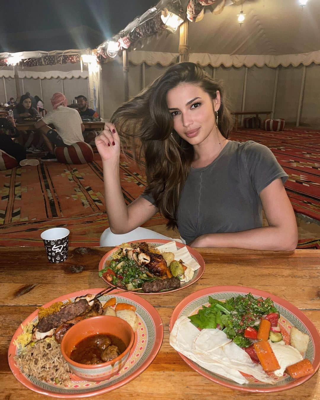 Valeriya Volkovaのインスタグラム：「7pm in the desert 🐪」