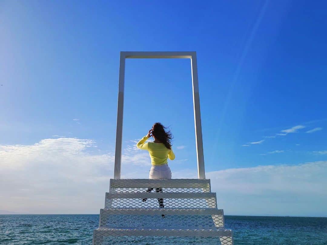 鈴木まりなのインスタグラム：「Blue Skies💙💙💙」