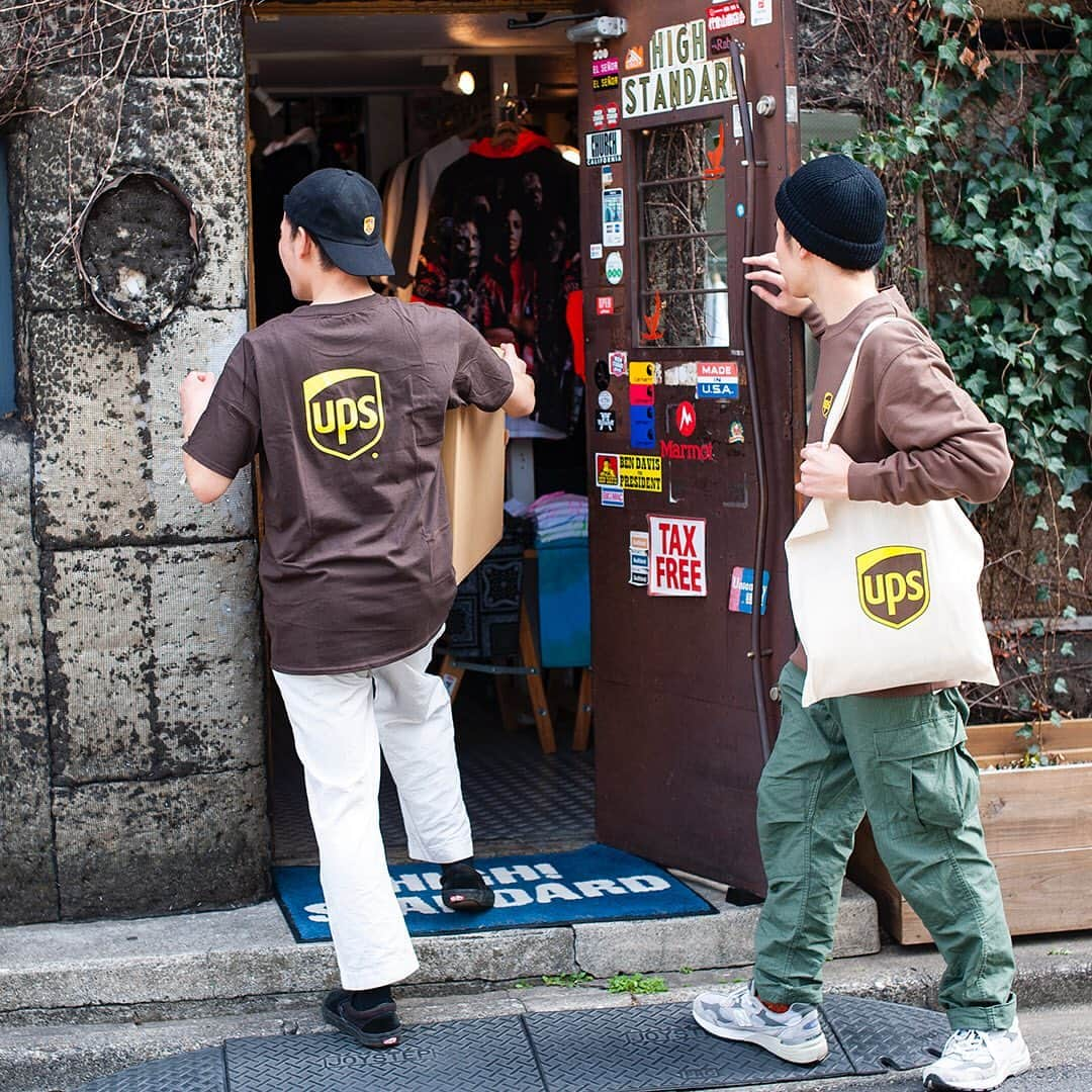 ハリウッドランチマーケットさんのインスタグラム写真 - (ハリウッドランチマーケットInstagram)「- - - SEASONAL RECOMMEND - - -﻿  ●UPS TOTE BAG:￥1,540(700086196)﻿ ●UPS T-SHIRT：￥4,180(700086025)﻿ ●UPS EU CAP：￥4,180(700084510)﻿ ●UPS SWEAT SHIRTS: ¥8,580(700086026) ●UPS EPRON : ￥6,600(700086024)﻿ （税込）﻿ ﻿ 記載のない一部アイテムは @high_standard_official のみでお取り扱いしております。﻿ 通信販売・お取り置きのお問合せは @high_standard_official へDMまたはお電話(03-3464-2109)にて承っております。﻿ ﻿ -------------------------------﻿ (Dear international customers)﻿ We offer international shipments.﻿ Please visit SEILIN ONLINE SHOP to make purchases. ﻿ --------------------------------﻿ ﻿」3月5日 16時26分 - seilin_official