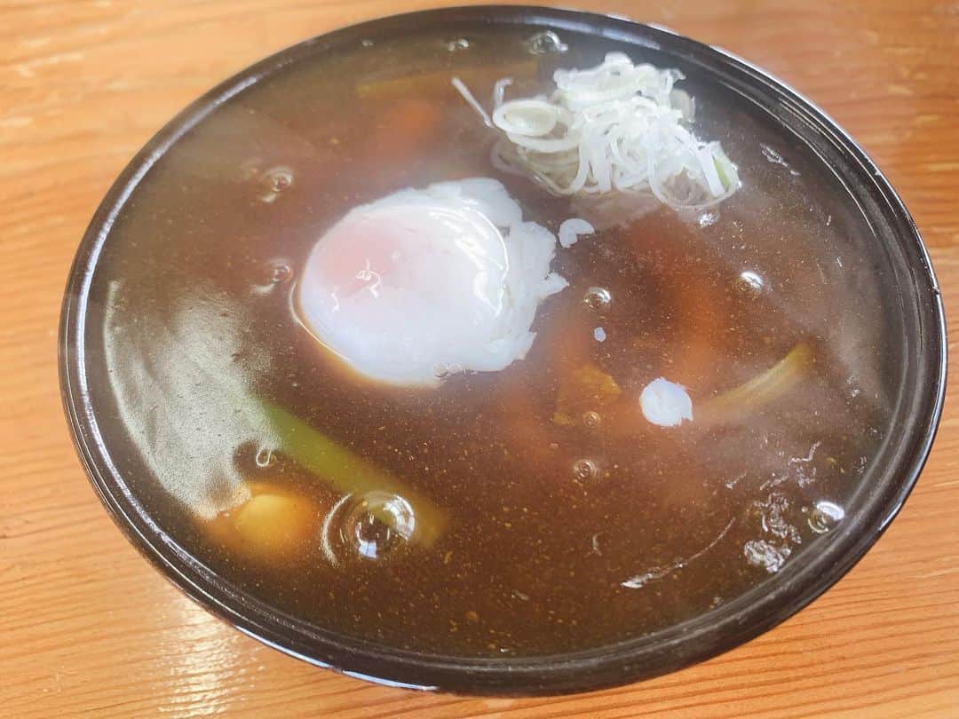 瑞羽奏都（水谷美月）のインスタグラム：「久しぶりにやっと行けた『第三山本』のカレーうどん🍜  カレーうどん屋さんの中で個人的ベスト5に入るお気に入りのお店🎶 ここのカレーうどんは、半透明なんですけど、濃厚なカレーの味で絶品✨手打ちうどんも私好み👍 冬季は群馬名物ひもかわうどんでも頂けます😆  #カレーうどん #絶品 #絶品グルメ  #ひもかわうどん #群馬名物  #第三山本 #第三山本うどん  #第三山本うどん店 #桐生」