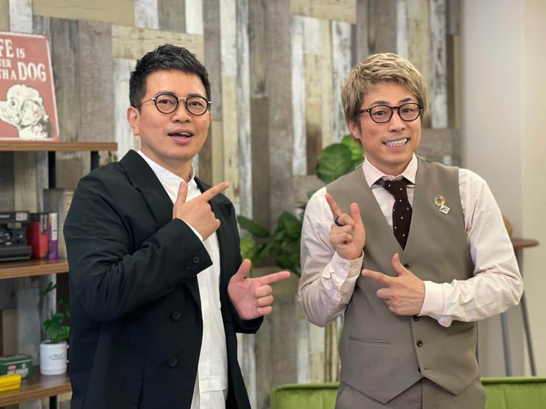 田村淳のインスタグラム：「YouTubeロンブーchにて 雨上がり決死隊の宮迫さんと対談したよ^_^  #宮迫です」