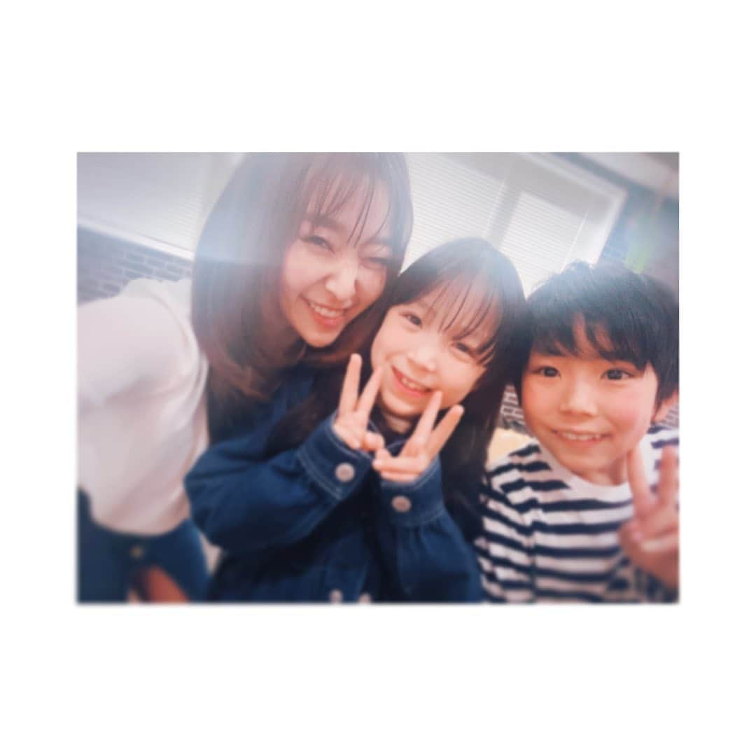 中冨杏子さんのインスタグラム写真 - (中冨杏子Instagram)「.*･ﾟ　.ﾟ･*.👑.*･ﾟ　.ﾟ･*. . 先日の撮影ᐠ ♡ ᐟ . #Mixchannel から デラルくん #LINELIVE  から あやね＆リッキー ちゃん達 だいやまん さん . ヘアメイクは 表参道の 「sui」さんでやっていただきました☺️ . . ライブ配信となると ライバー同士も はじめまして！となるのも 貴重な体験😊 あやねリッキーちゃんたちは エンパスのイベント以来🥰 相変わらず可愛すぎて 癒されました♡  私はそんなに緊張しなかったですが 久しぶりの現場の雰囲気、 楽しかったですᐠ ♡ ᐟ  3月末から #田園都市線 で流れます✿.*･  お楽しみに😊  #ENPASS #ライバー #ライブ配信 #女優 #皆に笑顔を #ようこそENPASSへ #中冨杏子 #なかとみあんこ #表参道美容院 #表参道sui」3月5日 17時26分 - anko_nakatomi