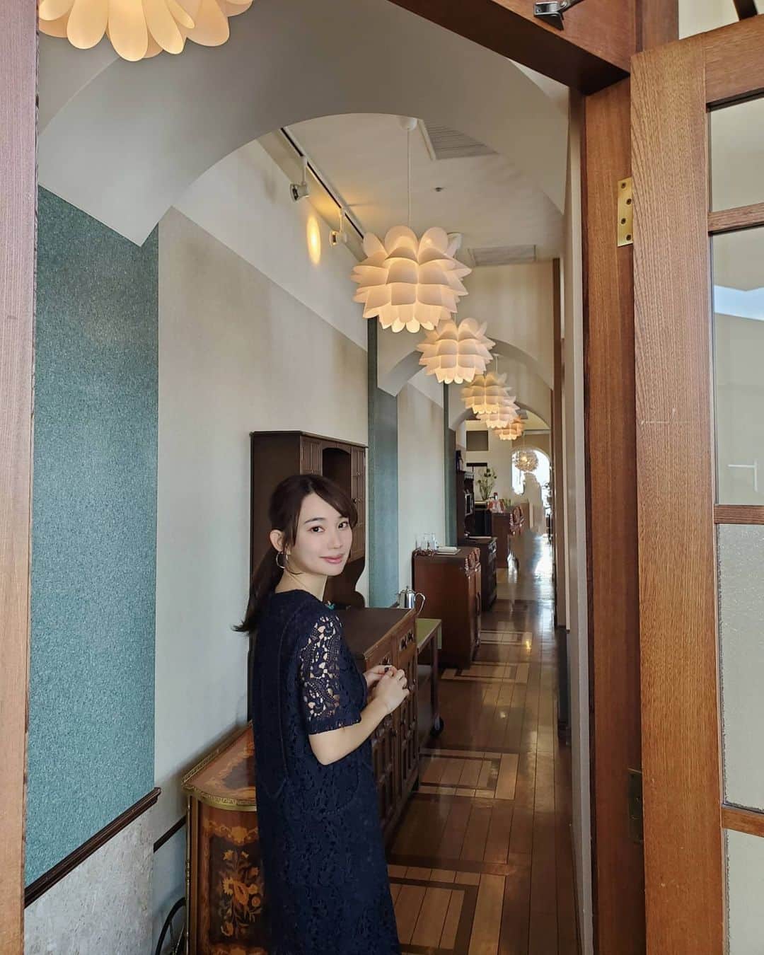 のインスタグラム：「1年に数回しかしないおめかし🤣  コメントお返事出来ない時も全部読んでるよ〜😋」