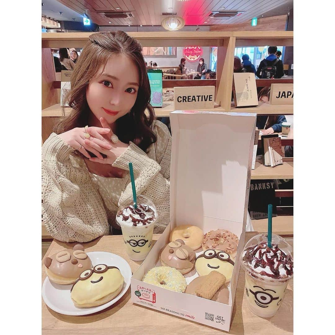 堀尾実咲さんのインスタグラム写真 - (堀尾実咲Instagram)「@krispykremejapan  ミニオンちゃんドーナツ🍌🧸🍩  可愛くて美味しいは最強💛  #krispykremedoughnuts #クリスピークリームドーナツ #ドーナツ #dounuts #コラボドーナツ #ミニオンコラボ#universalstudiosjapan #usj #ユニバーサルスタジオジャパン #ユニバ #ユニバコラボ #osaka #大阪 #ティム #ボブ #minions #迷你兵團 #迷你兵 #小小兵 #壞蛋獎門人 #ミニオン #미니언 #미니언즈 #ミニオンズ #ミニオンパーク#迷你兵團精品 #darich #darichコーデ #ダーリッチ #ダーリッチコーデ」3月5日 11時07分 - misaki.horio