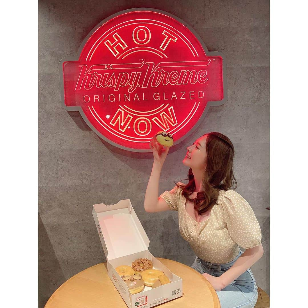 堀尾実咲さんのインスタグラム写真 - (堀尾実咲Instagram)「@krispykremejapan  ミニオンちゃんドーナツ🍌🧸🍩  可愛くて美味しいは最強💛  #krispykremedoughnuts #クリスピークリームドーナツ #ドーナツ #dounuts #コラボドーナツ #ミニオンコラボ#universalstudiosjapan #usj #ユニバーサルスタジオジャパン #ユニバ #ユニバコラボ #osaka #大阪 #ティム #ボブ #minions #迷你兵團 #迷你兵 #小小兵 #壞蛋獎門人 #ミニオン #미니언 #미니언즈 #ミニオンズ #ミニオンパーク#迷你兵團精品 #darich #darichコーデ #ダーリッチ #ダーリッチコーデ」3月5日 11時07分 - misaki.horio