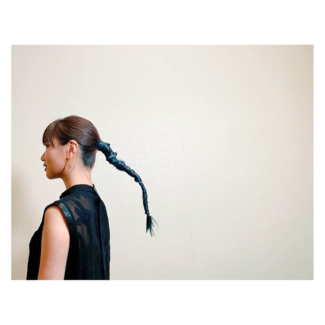 大塚愛さんのインスタグラム写真 - (大塚愛Instagram)「サソリヘア。  ストライプバークスコーピオン といったところかな。  hair&make up  by Kumi  AIO　#hairstyle  #hairarrange  #haircolor  #サソリ #scorpion」3月5日 12時22分 - aiotsuka_official