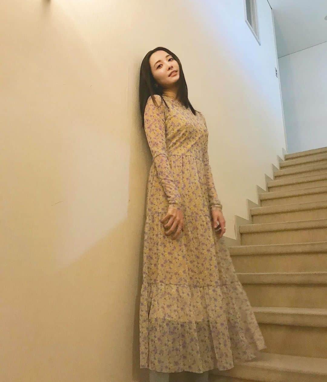 大石絵理のインスタグラム：「今夜の「ジョシとドラゴン」 TBS 25:20- 衣装💐 ぜひご覧になってください☺️💕  https://www.tbs.co.jp/smp/tv/20210305_8A48.html」