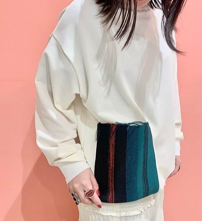 BEAMS WOMEN SHIBUYAのインスタグラム：「【Otofuji's styling!!】﻿ TOPページハイライトより、﻿ スタッフ一人一人のスタイリングがご覧頂けます🍏﻿ お気に入りやフォローも是非お願い致します！﻿ ﻿ ☎︎03-3780-5501﻿ ﻿ #beams#beams_women_shibuya#raybeams#beamsboy#tokyo#ビームス#レイビームス#ビームスボーイ」