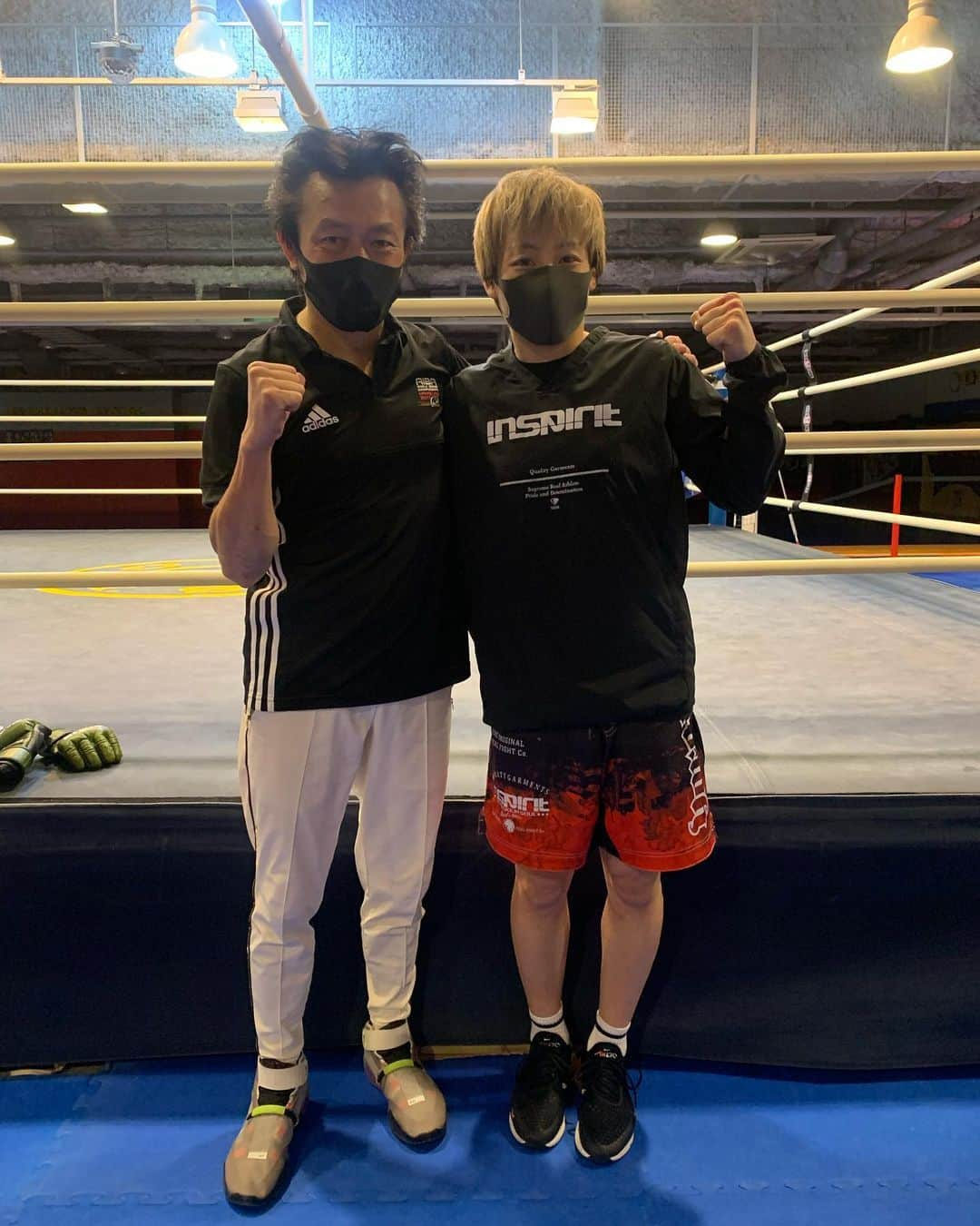 浜崎朱加のインスタグラム：「野木先生、ありがとうございました🥊 #野木丈司 先生 #ボクシング」