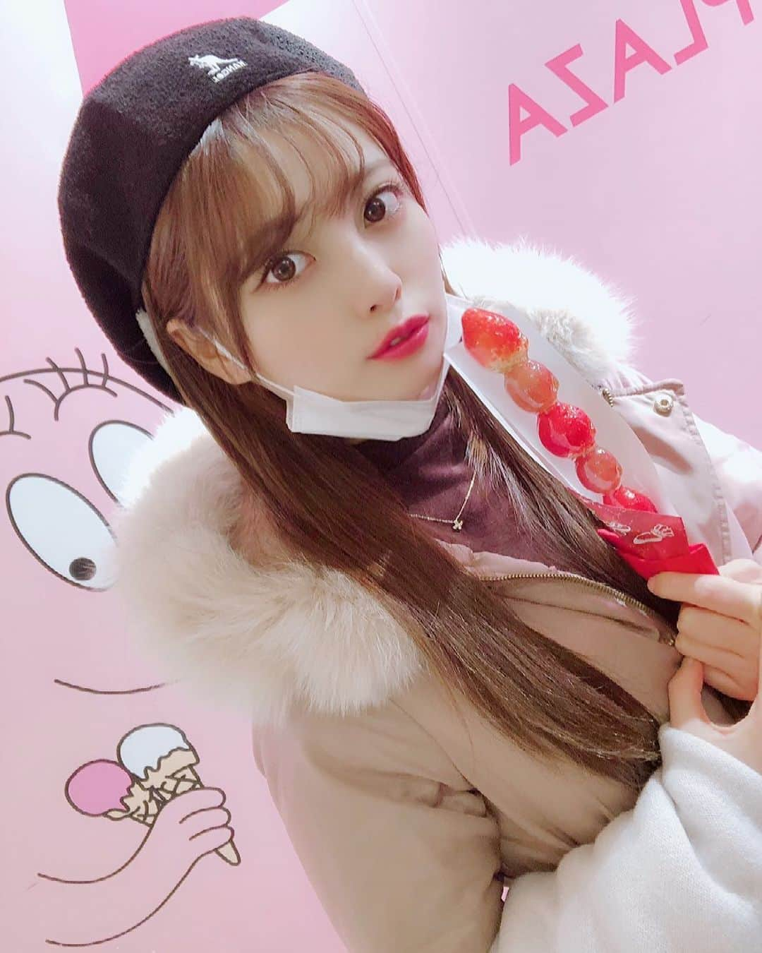 miccoさんのインスタグラム写真 - (miccoInstagram)「いちご飴大好き🍓 . . #いちご飴　#🍓　#渋谷　#渋谷109 #shibuya #ichigo #kangol #followｍe #kawaii #japanese #japanesefood #japanesegirl #pink #ピンク　#キラキラ　#ootd #selfie #selca #selfie #cosplayer #cosplaygirl #角色扮演#角 色扮演者#코스프레#셀카#셀카그램#メイド#メイド 服#maid #메이드복장 #메이드」3月5日 18時22分 - micco19971128