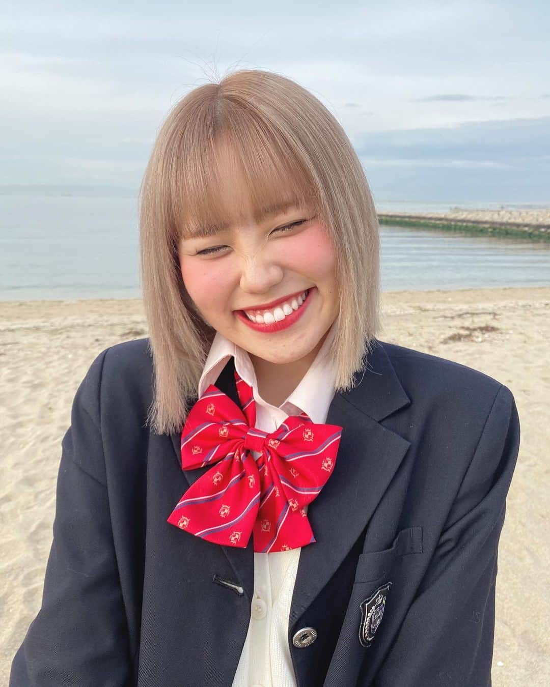 あいなんのインスタグラム：「人生楽しんだもん勝ちよ🥰#髪色変えた」