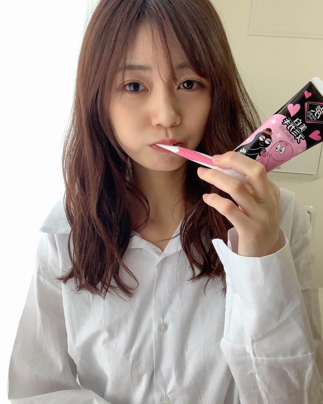 杉浦みずきのインスタグラム：「. はぁ〜🥱 朝起きられる人間になりたぁい 朝起きひんからモーニングルーティンとかない、、笑笑 午前中に起きたある日の写真 ・ ・ 歯磨き粉バーバパパ！💓笑」