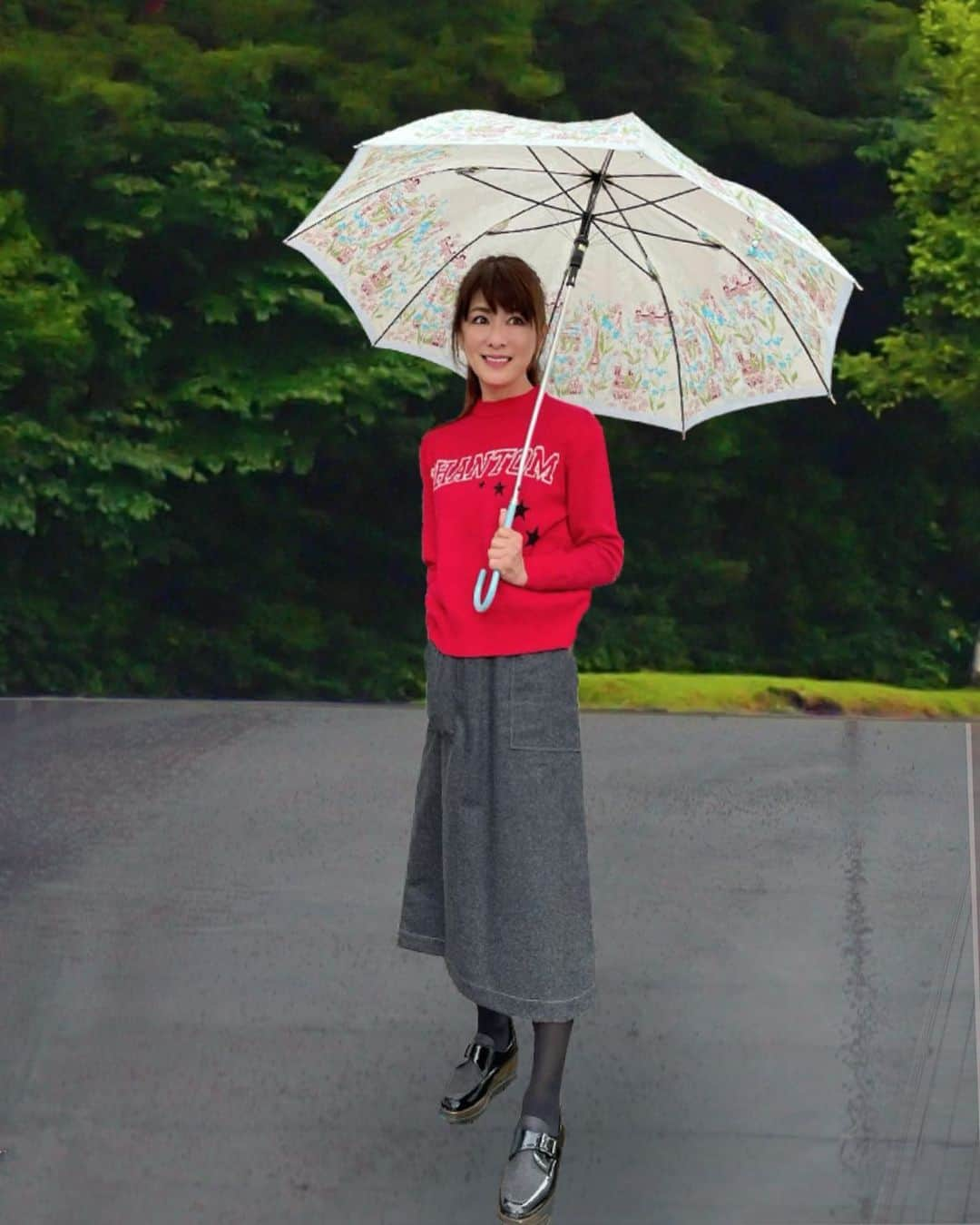 山田佳子さんのインスタグラム写真 - (山田佳子Instagram)「小雨の降る金曜日…🌧☂️ 寒さも和らぎ、過ごしやすくなりました🥰  ﻿ #お疲れさま﻿  #1週間 #無事に終わりました  #金曜日 #嬉しいな  #素敵な週末を」3月5日 20時30分 - yoshiko117