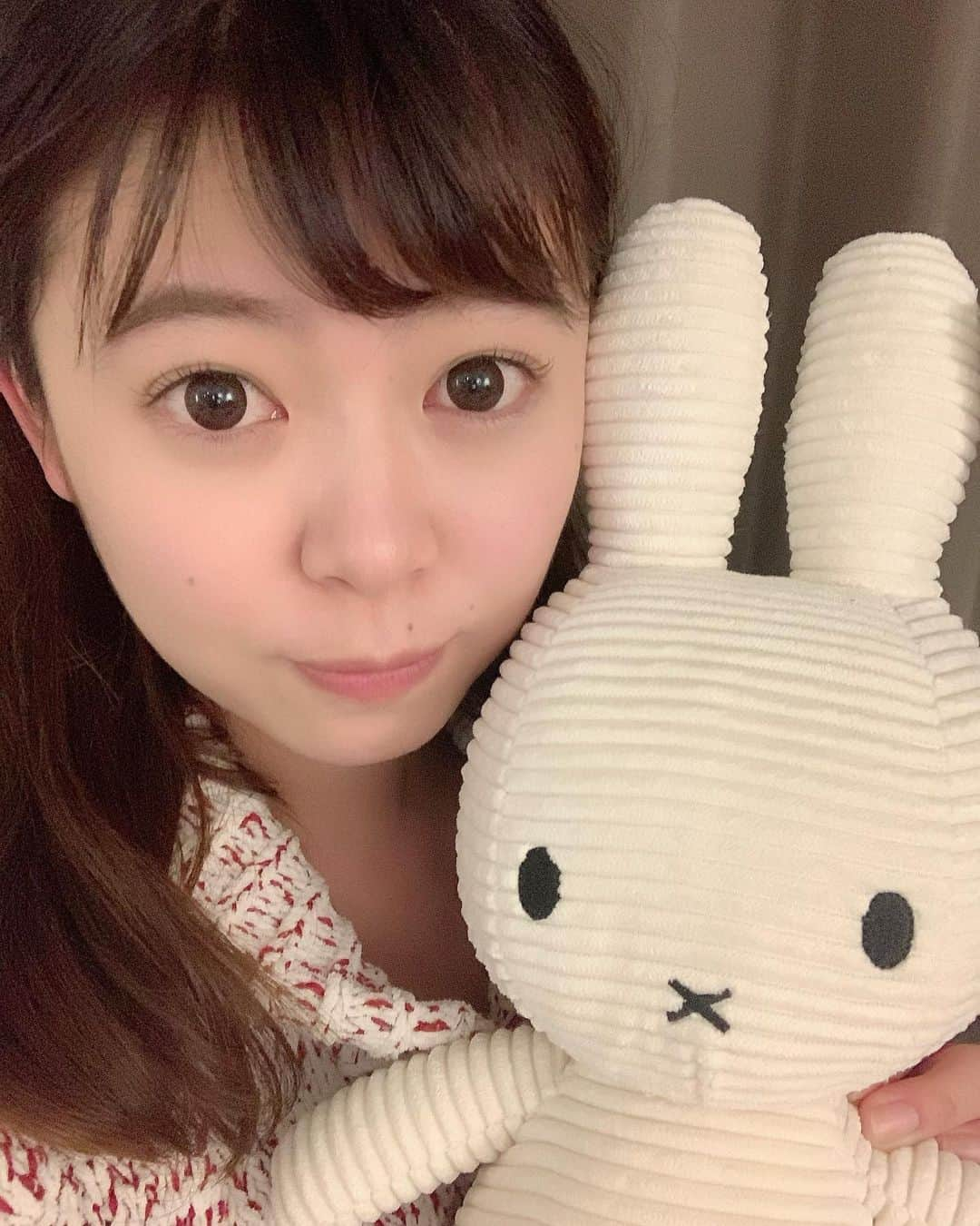 野澤美仁さんのインスタグラム写真 - (野澤美仁Instagram)「ミッフィちゃんの口の真似です。  毎週金曜日、22時から、レインボータウンFM （88.5MHz ）「ミサトーナイト！！」 ぜひ聴いてください❤️  #ラジオ#レインボータウンfm #fm#radio#金曜日#88.5#japan#おうち時間 #リスラジ #tokyo#ヘアカット#ヘアカラー#美容室#haircut#haircolor #マスク#ミッフィー #miffy」3月5日 21時14分 - misatonozawa0625