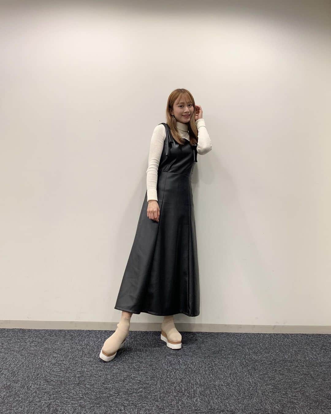 斉藤真木子さんのインスタグラム写真 - (斉藤真木子Instagram)「今日の私服🐮🖤🤍 #makicode」3月5日 21時58分 - saitomakiko628