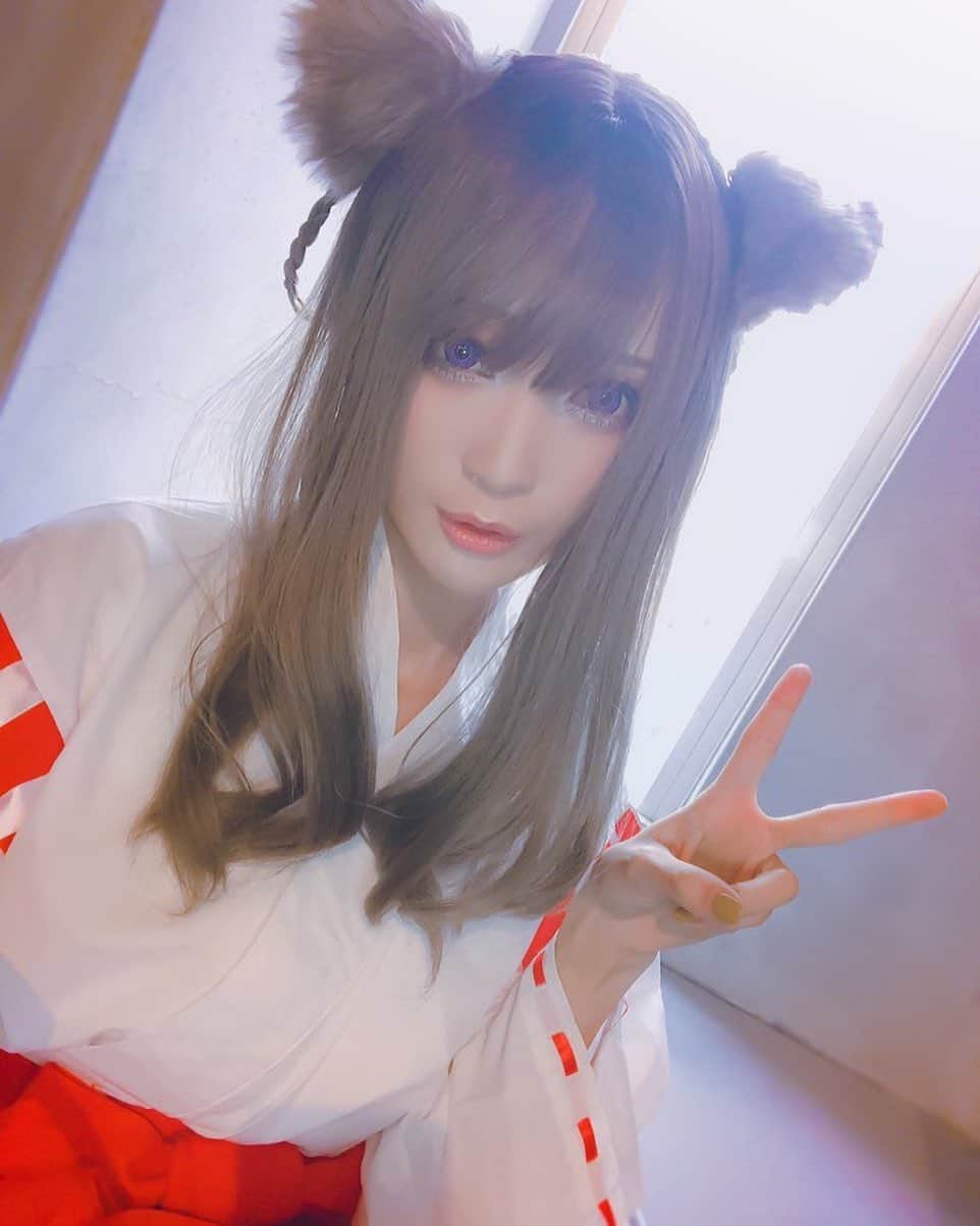 のインスタグラム：「巫女さんのコスプレ  #巫女 #コスプレ #自撮り女子  https://twitter.com/chamomile_chami/status/1367788420118970379?s=21」
