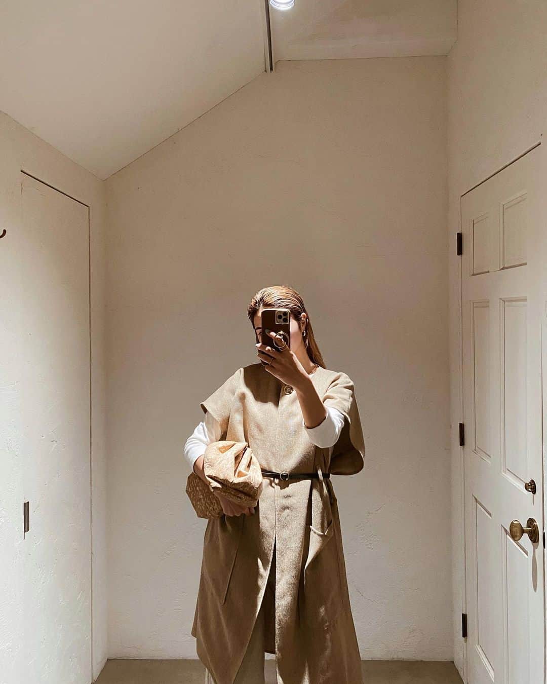 岡田美季さんのインスタグラム写真 - (岡田美季Instagram)「今日の服。 楽しみにしてた新作のジレをGETしました❤︎ キャップでちょっとカジュアルに合わせてもかわいかった！ ミックスっぽい素材感もすごくかわいいのです❤︎ #fashion #ootd #coordinate #room306contemporary」3月5日 22時18分 - mikiokada0225