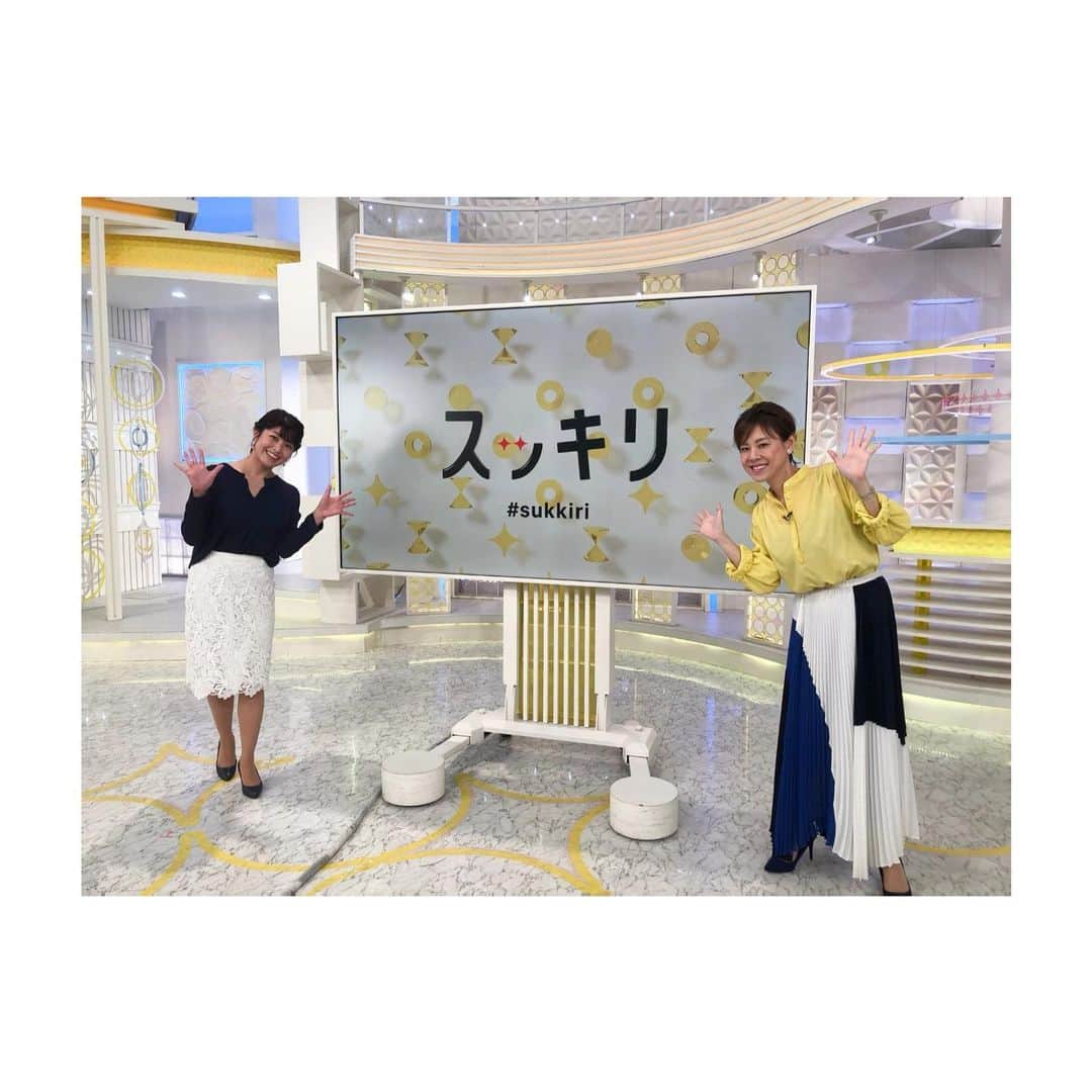森麻季のインスタグラム：「告知 来週8日から12日の5日間 『スッキリ』内のインフォマーシャルで出演します🎤  コロナ禍なのでプライベートで会う予定を組めずにいた真麻ちゃん お仕事で会えると待ち時間もプライベートな話題が尽きずとっても楽しかったです  早く会える日が来ますように！  緊急事態宣言が延長になりました 出来ることは粛々と、小さな幸せを見つけながら頑張りましょう  #スッキリ  #インフォマーシャル  #高橋真麻 ちゃん #森麻季」