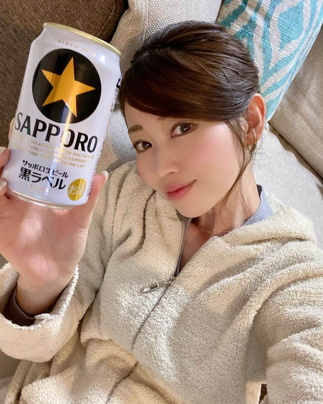 大寺かおりさんのインスタグラム写真 - (大寺かおりInstagram)「俺の家の話を見ながら ビールを飲んで キュンキュンして 笑って泣いて。  長瀬くんとクドカンさん 華金のおうち時間を楽しくしてくれて ありがとうございます。  今週も素晴らしく良かったです。 . #俺の家の話 #仕事から直帰して #床に座って #ドラマ鑑賞 #長瀬智也 さん #ビール #好きだ」3月5日 23時51分 - kaori_ootera