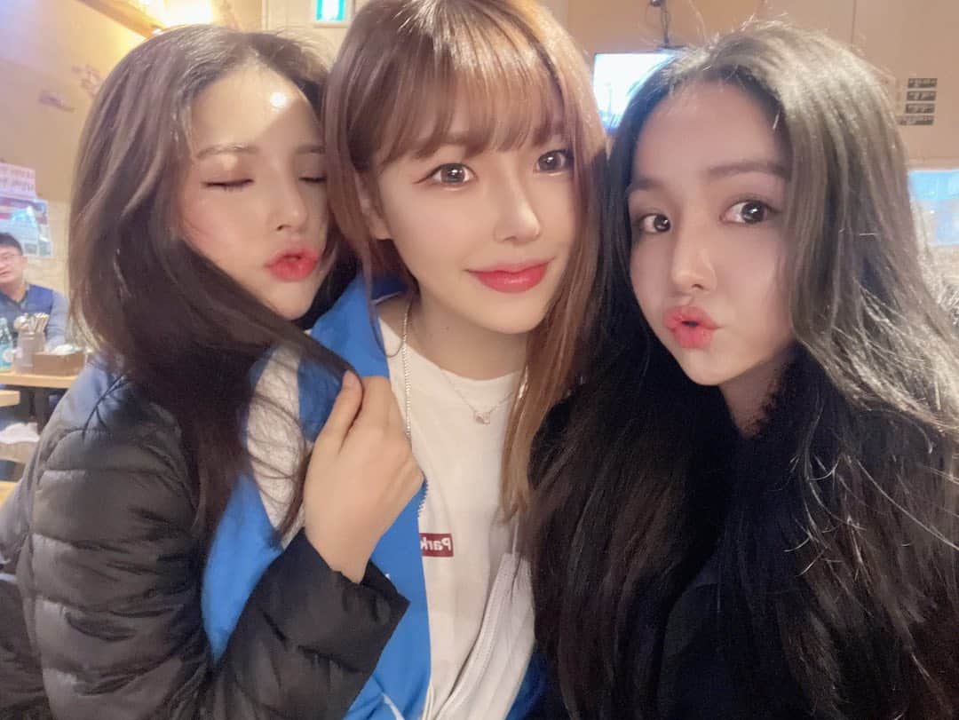 hyeriのインスタグラム：「luv💘」