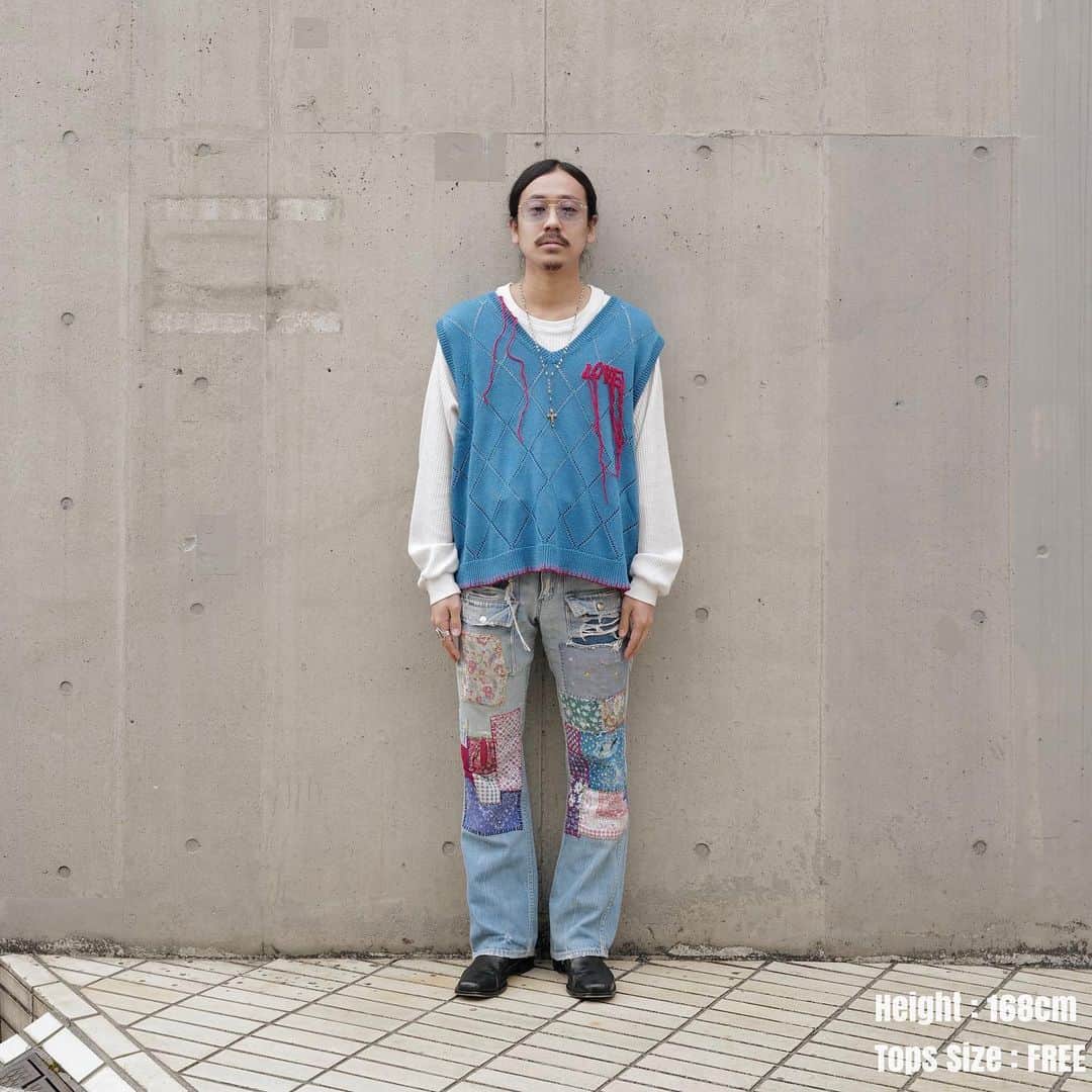 beams_harajuku_officialのインスタグラム：「…  ＜DAIRIKU＞ "LOVE HAND EMBROIDARY ARGYLE KNIT VEST" @dairiku @beams_harajuku_official  #dairiku #21ss #beams #ビームス #harajuku_beams #HARAJUKUSTYLE #mensfashion #menswear #wear #style #fashion」