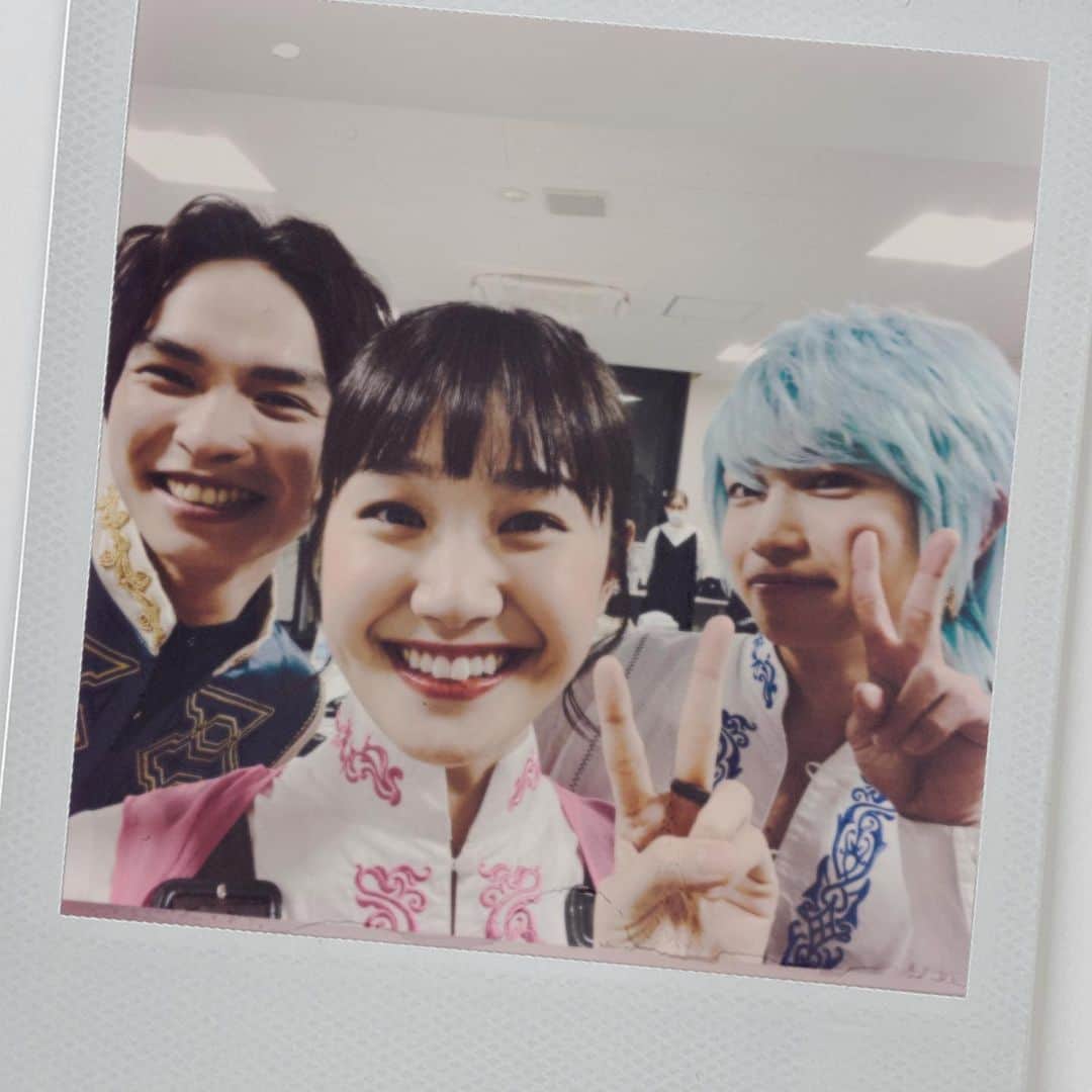 長田成哉のインスタグラム：「終わってバタバタしてる中撮ってもらったものを。 ハヤテとオレを撮ってると思わせつつ、自撮りしてる3人の写真が可愛かったので貼っときます。🤓 ハヤテの笑顔が最高に癒し系。 ユイトとツーショットやっと撮れた。 岸田と撮りそびれてしまった。 でもなんかそれもナダとバンバっぽくて良いか。😉」