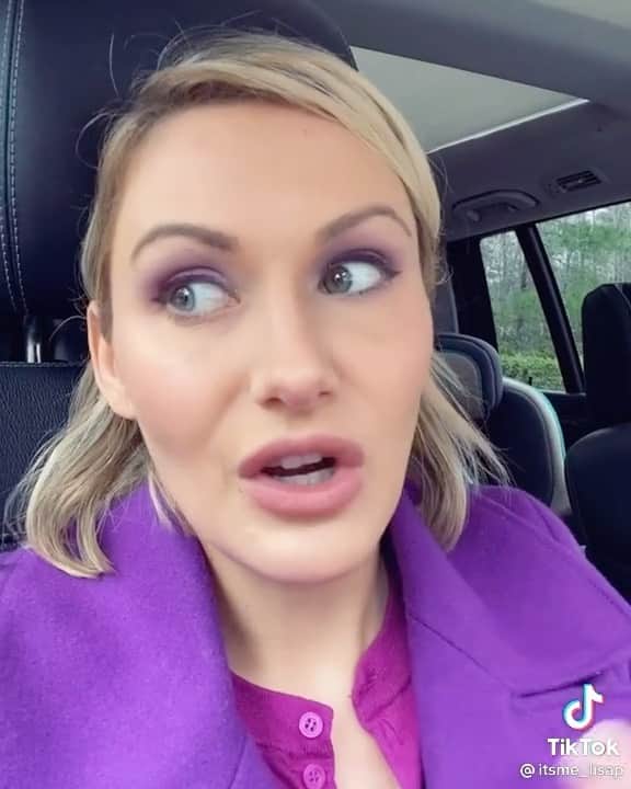 Average Parent Problemsのインスタグラム：「As a mom with Oreo eating kids currently on their iPads, I hope this is true! // Go follow @itsme.lisap on tiktok!」