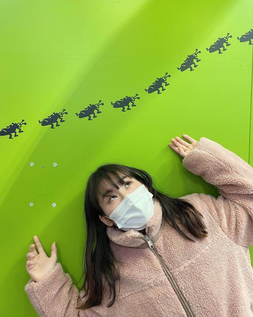 横山天音さんのインスタグラム写真 - (横山天音Instagram)「立川のIKEAの壁は子供心くすぐってくる👶#こしょこしょ #こしょばいよ #ikea#アリエッティ感#都内暮らしのアマネッティ」3月6日 10時15分 - amagon5546