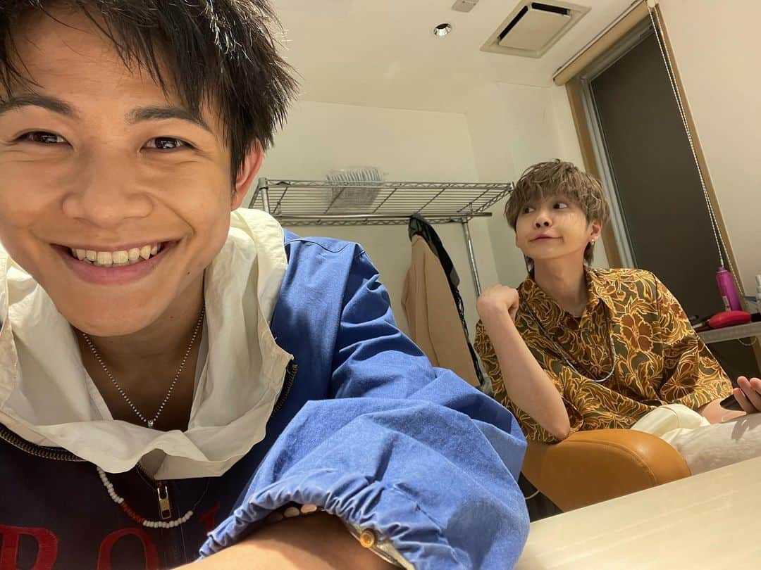 岩谷翔吾さんのインスタグラム写真 - (岩谷翔吾Instagram)「メンバー 兼 親友よ お誕生日おめでとう🎂  #therampage #吉野北人#岩谷翔吾」3月6日 20時20分 - shogo_iwaya_official