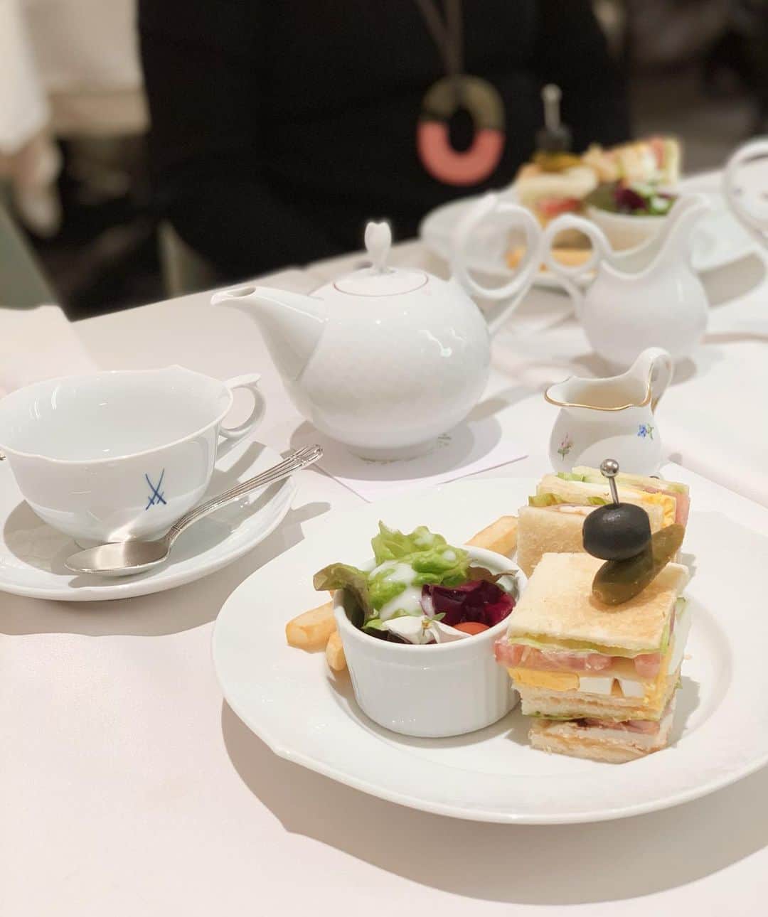 ハンナミのインスタグラム：「엄마랑 ☕️🕊」