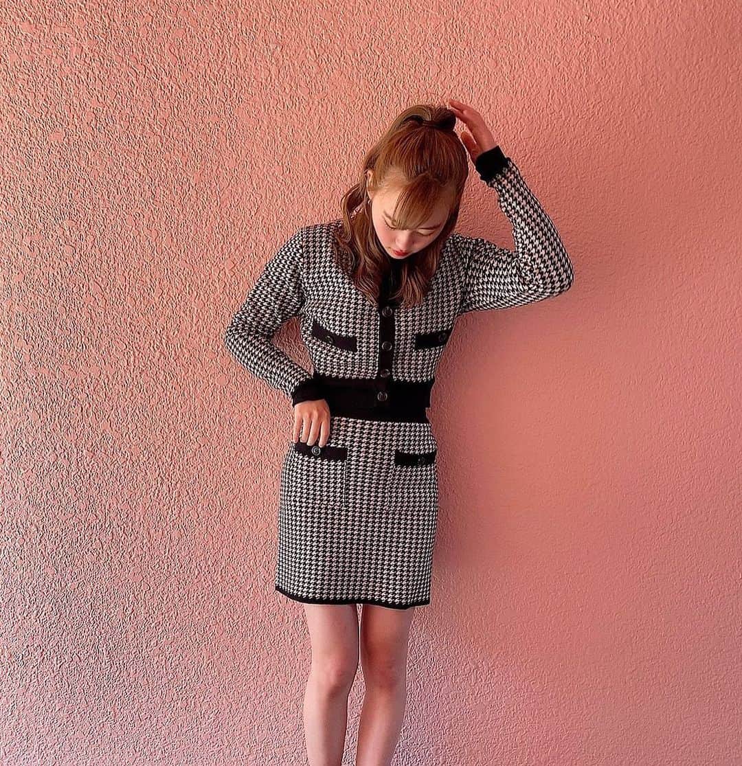 のインスタグラム：「今日のお洋服は全身 @redyazel さんのでした🖤 セットアップでちょっと気合い入れていきました🤫💄 ・ ・ #二葉のつぶやき  #ootd #redyazel #setup #fashion  #오오티디 #패션 #데일리룩」
