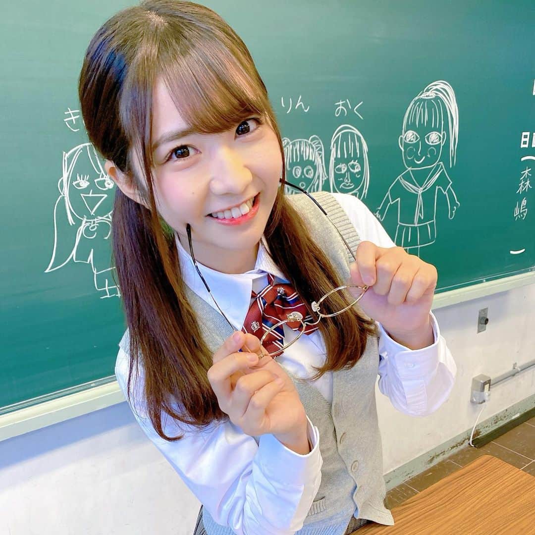 天羽希純さんのインスタグラム写真 - (天羽希純Instagram)「私が学級委員長だったら言う事聞いてくれるか？？  #制服 #JK #女子高生 #メガネ女子 #コスプレ #cosplay  #学校 #japanesegirl #ツインテール #可愛い女の子 #グラビア #gravure #グラドル #アイドル #Japaneseidol #撮影会 #撮影会モデル #被写体 #太もも #フェチ」3月6日 20時51分 - amaukisumi