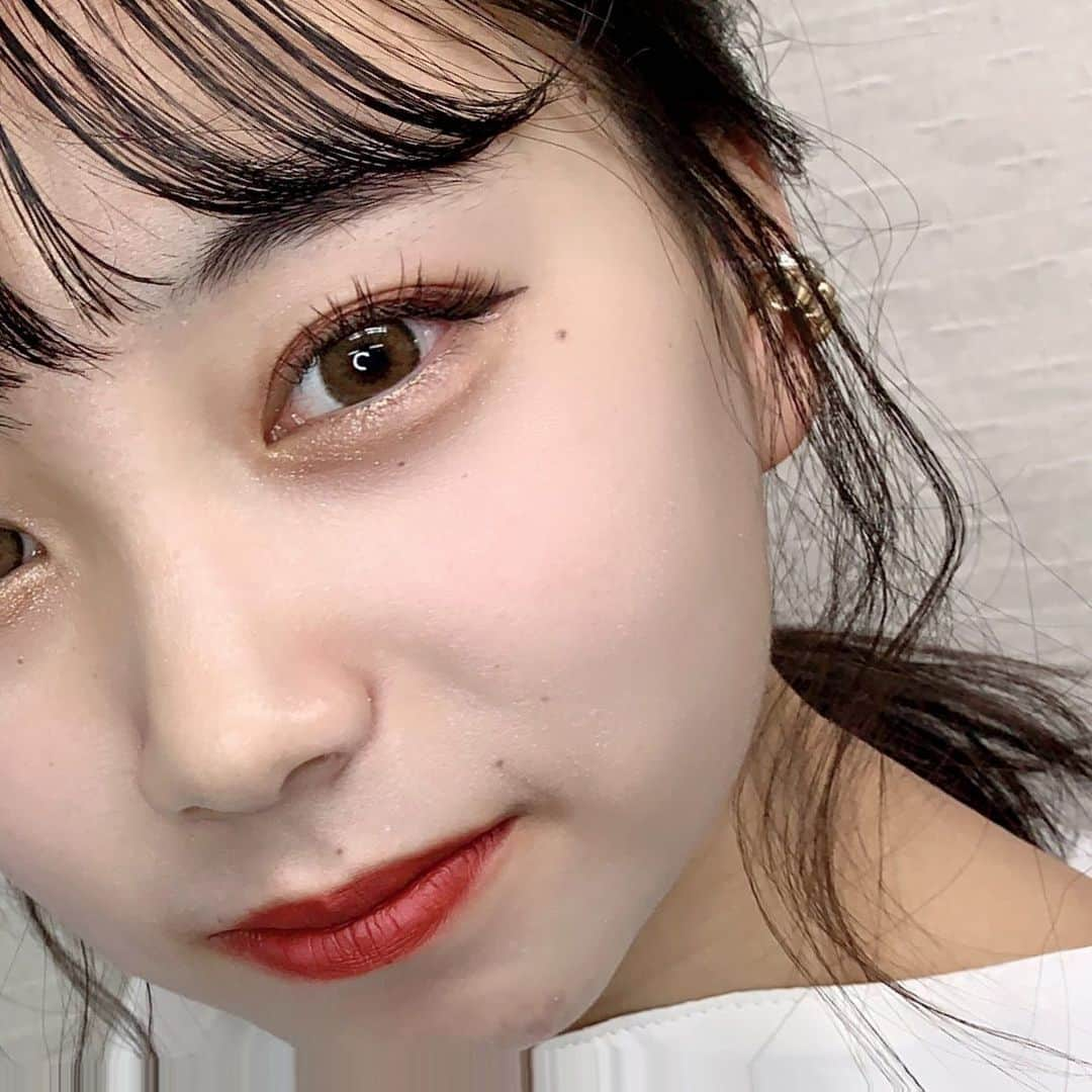 日髙夏希さんのインスタグラム写真 - (日髙夏希Instagram)「ごめんなさい再投稿です、、、！ 今日はLIVEでカラコン教えて欲しいと言われたので私のいつもつけているカラコンを紹介します！！！👀♥️  _  使ってるのは韓国のカラコンなんですけど#カンナロゼ というものです！！！この写真はノーマルカメラなんですけどノーマルでもすごく映えます👼🏻♥️めちゃくちゃおすすめです！！！使ってみてね🎶  _  #idolカンナロゼ#アイドルカンナロゼ#カンナロゼ#カンナロゼデイリー#weekendshop#ウィークエンドショップ#ノーマルカメラ#pr」3月6日 20時53分 - nana__0811_