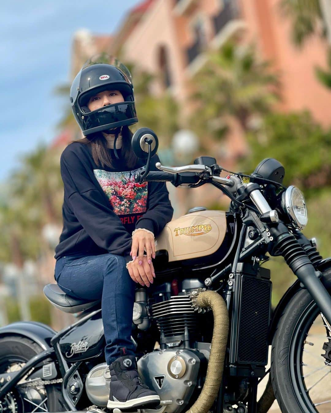 玉置成実さんのインスタグラム写真 - (玉置成実Instagram)「本日もツーリング🏍 お天気も良くなって、最高に気持ち良かった！！ これからさらにツーリング日和になっていくのが楽しみで仕方ないです🌸  父のニューバイクの納車記念日だったので、またその写真は載せますね🏍  #triumph #triumphbobber  #bikegirl #motercycle #bell #star2 #バイク女子 #ツーリング #親子ツーリング」3月6日 21時30分 - nm_tmk