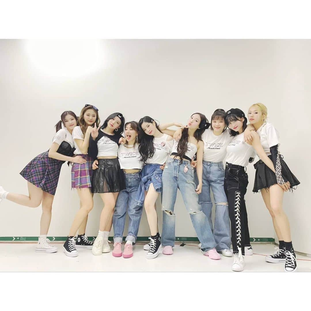 TWICE JAPANさんのインスタグラム写真 - (TWICE JAPANInstagram)「ONCEのみなさん、本当にありがとうございます！初めて披露する曲もありましたが、いかがでしたか？久しぶりに皆さんに会えて嬉しかったです❤️ONCEも幸せでしたか？今日夢の中でも会いましょうね！ 8thシングルもお楽しみに♫  #TWICE #TWICEinWonderland #ONLINE_LIVE」3月6日 21時27分 - jypetwice_japan