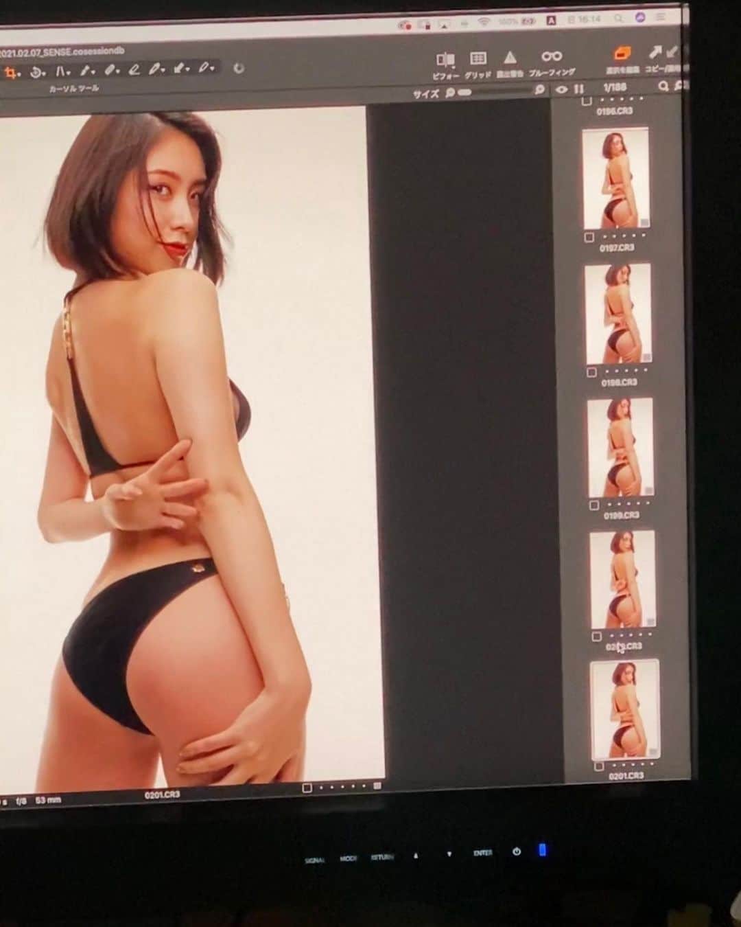 のインスタグラム：「新人の @cjd_chiaki より:  雑誌『SENSE』4月号📖(3/9発売) スタイリスト 野口強さん連載「黒い恋人」Vol.41  に出演させて頂いています📸 スタイリング、メイク、ヘア、カメラ… 全てが豪華で光栄すぎる撮影で、とっても幸せでした☺️  一つ夢が叶った瞬間です😭 是非チェックしてください📢  styling: #野口強 さん photograph: @yusukemiyazaki さん make: @yukimake さん hair: TAKUさん @___cutters___   #new #cyberjapan #サイバージャパン #新人 #cjd_chiaki #黒い恋人  #SENSE」