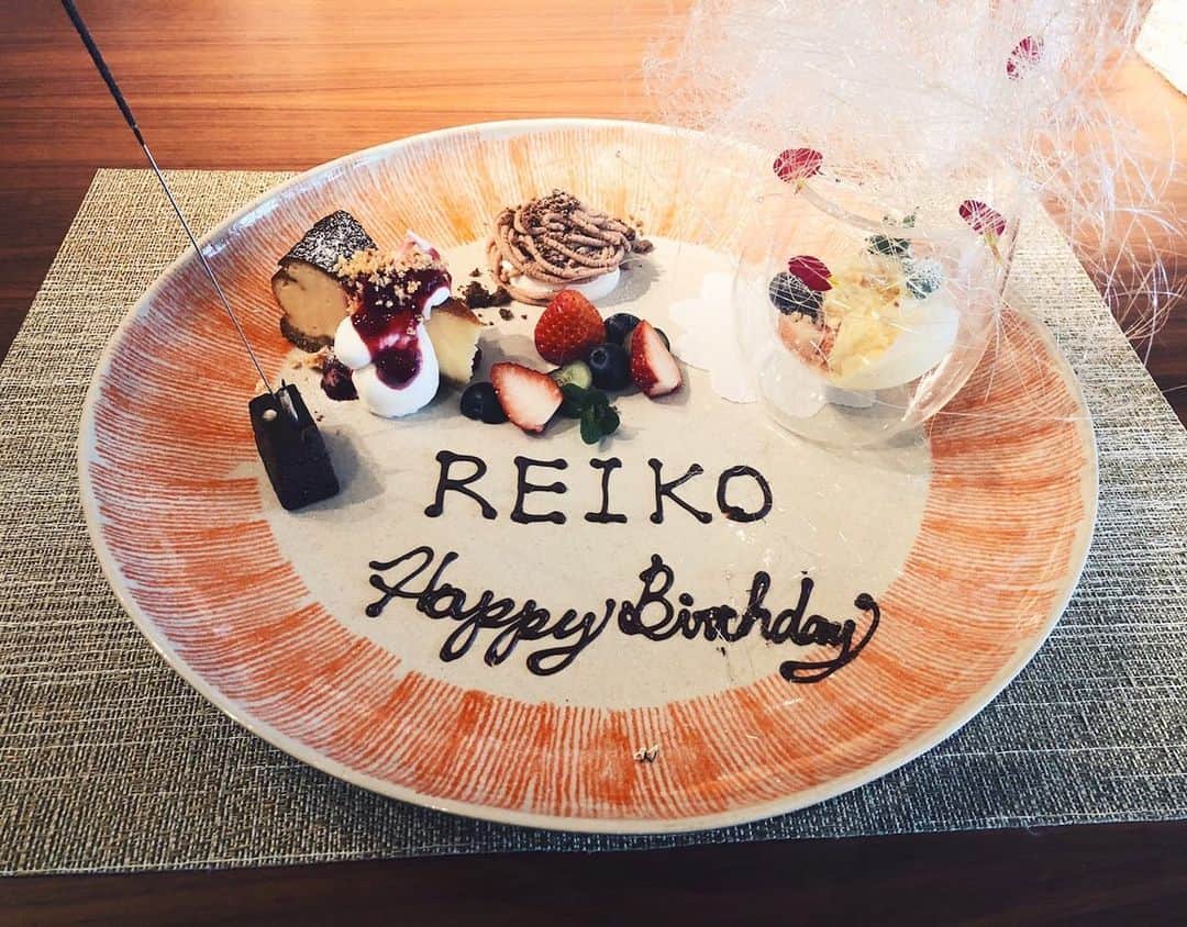 中根麗子のインスタグラム：「サキ、はな、ゆみありがとう💗  #お誕生日 #42歳 #happybirthday」