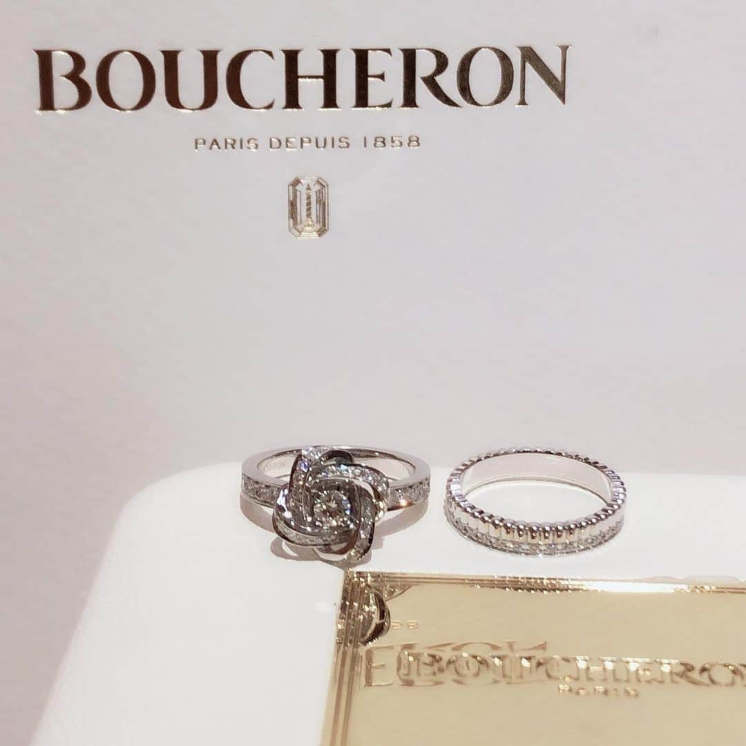 bijouxthreecさんのインスタグラム写真 - (bijouxthreecInstagram)「【BOUCHERON】 本日のブログでは、ブシュロンのエンゲージリングと、マリッジリングを合わせたコーディネートを掲載しております💍✨ InstagramトップのURLから飛べますのでぜひご覧下さいませ！  #boucheron #ブシュロン  #ブシュロンキャトル  #boucheronquatre  #boucheronring  #bijouxthreecbridal  #bridalring #ブライダルリング #bridal #ブライダル #結婚指輪 #婚約指輪  #marriagering #engagementring  #プレ花嫁  #ビジュースリーク #bijouxthreec #新潟 #古町 #ビジュースリークブライダル  #クラッシュアンドカンパニー」3月6日 14時58分 - bijouxthreec
