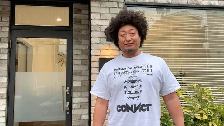 モハメド・ヨネのインスタグラム：「谷口の変身はまだまだ続きます。  第一弾は髪型！  明日はコスチュームも？？  そしていよいよ チーム名も決定！  チーム名は 『ファンキーエクスプレス』  タニーと一緒に  楽しく明るくガッチリと プロレスして行くヨネ〜  #noah_ghc #濡れパンチ」