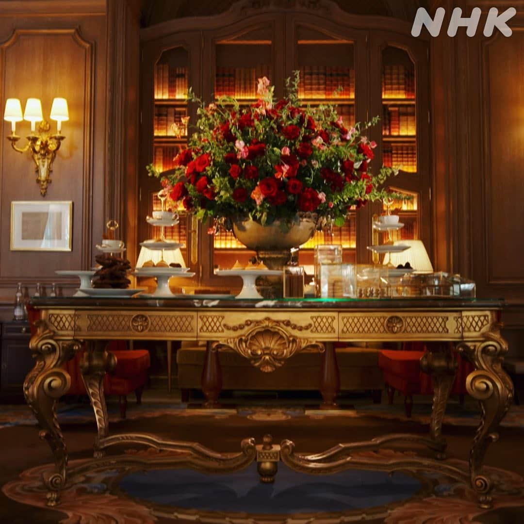 NHK「世界はほしいモノにあふれてる」さんのインスタグラム写真 - (NHK「世界はほしいモノにあふれてる」Instagram)「\早起きして妄想パリ旅！？/   「せかほし５min.」明日も放送がゴザイマス🎉（予定）   放送は‥7日（日）午前5時10分から…🙇‍♀️ 題して「憧れのＰＡＲＩＳ」！   お花、グルメ、かわいいモノ…🌸 ちょっと意外なところに注目してみると、 パリの散策がもっと楽しくなるかも🐈 観光名所の案内にとどまらない、 せかほし的パリのベストガイドをお送りします🇫🇷   早起き（あるいは夜更かし）の方、 是非ナレーションの鈴木亮平さんとともに、 妄想パリ旅してみませんか？   早起きは難しいよ、という方は 14日午前05:10までＮＨＫプラスでの配信もある予定です🍀   それにしても、パリの男性は花束が似合うなあ‥（写真2枚目）😻   ※一部地域、または緊急ニュースなどによって 放送が休止になることがございます。ご了承ください。   #nhk #せかほし　 #世界はほしいモノにあふれてる #鈴木亮平　#ＪＵＪＵ #神尾晋一郎   #せかほし５min. #フランス　#パリ　#花　#ブーケ　#憧れホテル　 #フラワーアレンジ #クロワッサン　#ドゥドゥ #ぬいぐるみ　#パリ流子育て #早起きは三文の徳」3月6日 16時09分 - nhk_sekahoshi