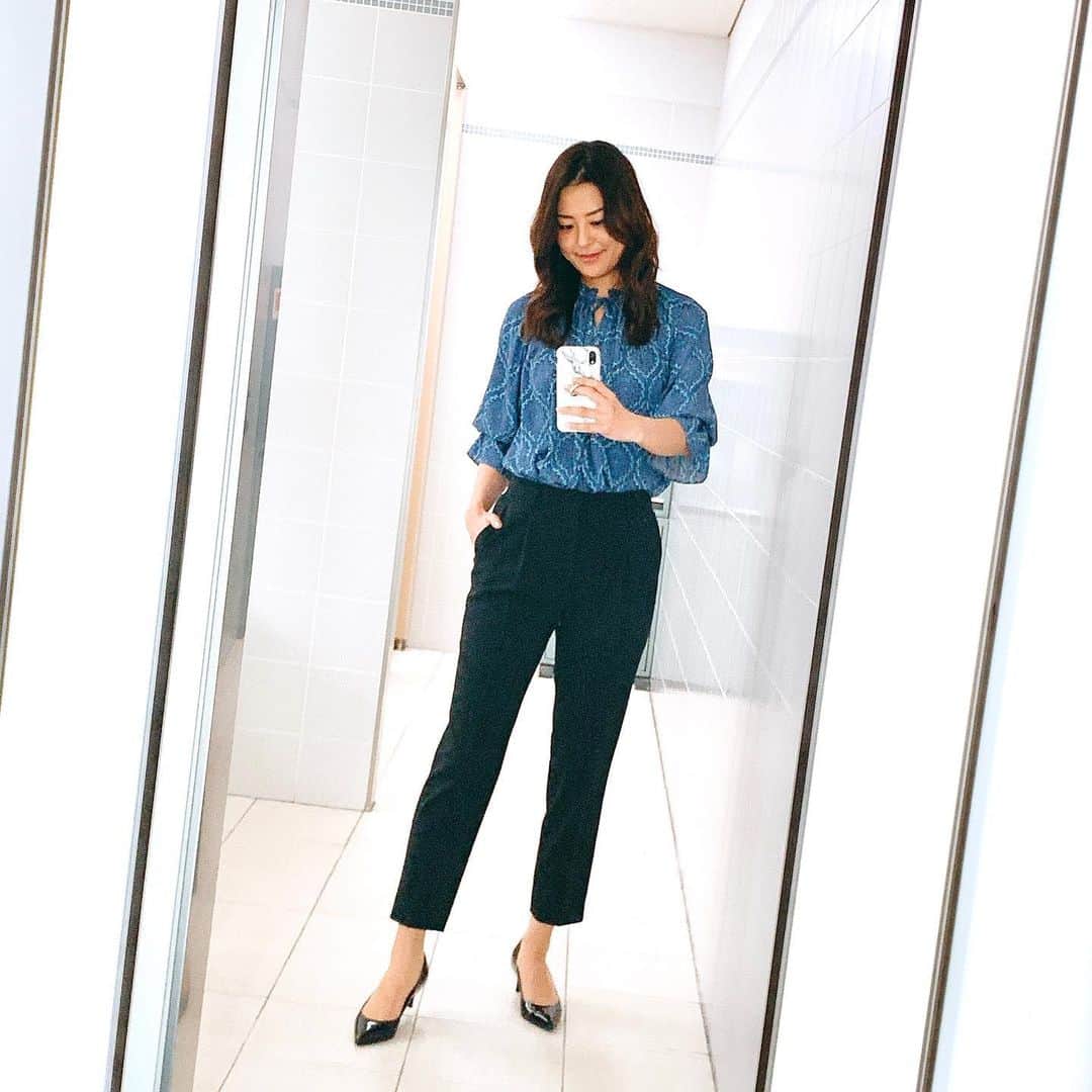 長沢美月さんのインスタグラム写真 - (長沢美月Instagram)「今日の衣装👗 このパンツがすごく履きやすかったです✨ #ズムサタ #衣装 #ブログ更新しました」3月6日 17時04分 - _mizuki_0212