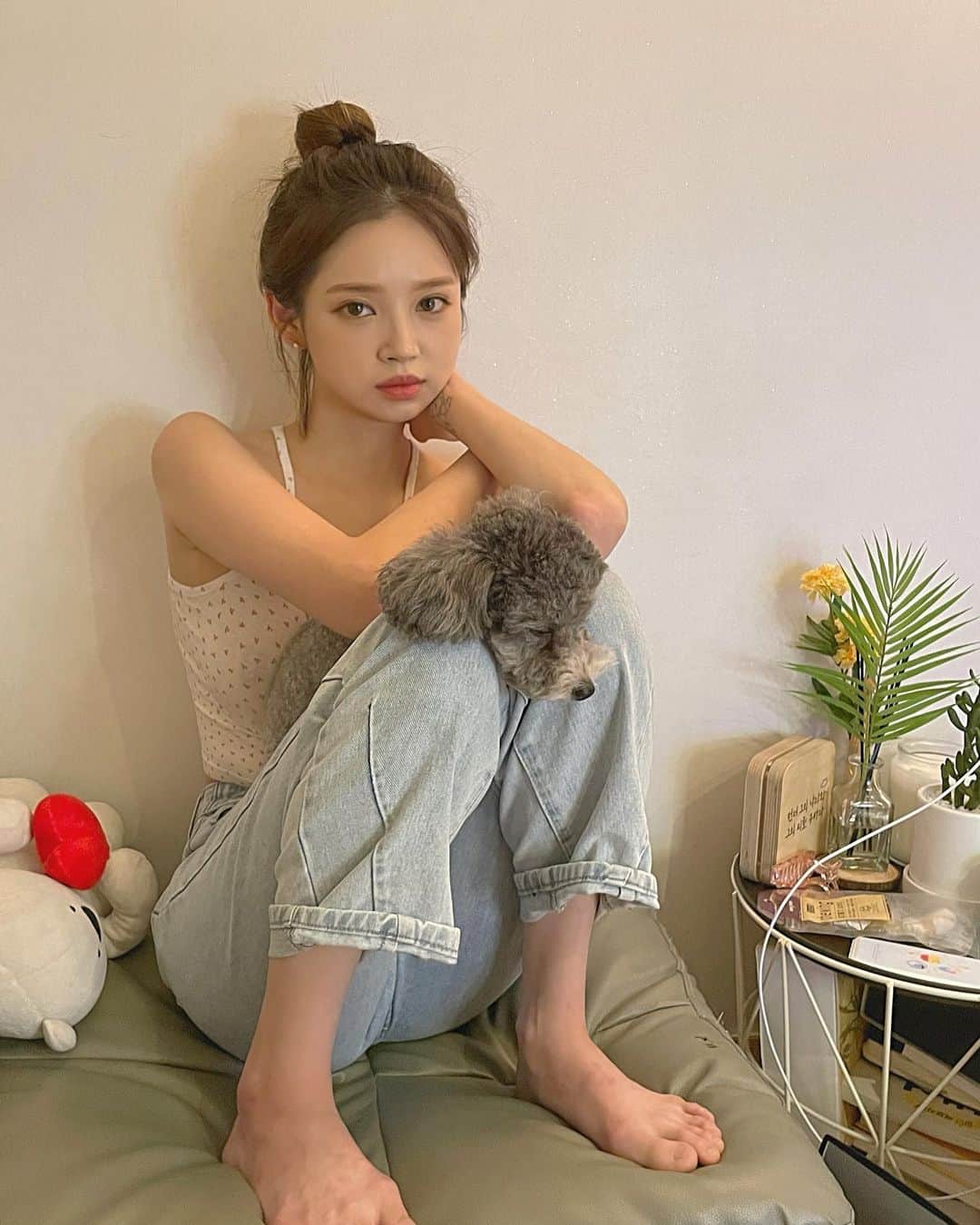 Yoonbitnaのインスタグラム：「🤷🏻‍♀️」