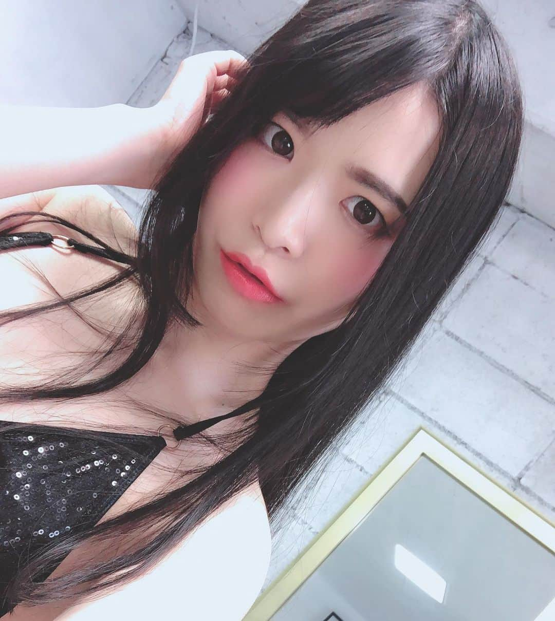 大谷翔子のインスタグラム：「インスタだと消されちゃうから背面は切っておこう。。。  #AV女優 #大谷翔子 #長身女子 #高身長女子 #長身美脚 #脚フェチ #美脚 #足フェチ #フォロワー募集中」