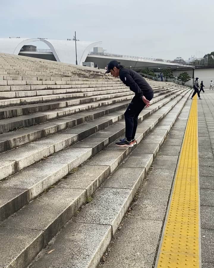 宮崎大輔のインスタグラム：「今日も自主トレ❗️ 少しずつ動けるようになってきた‼️  #training #リハビリ #restart #handball #ハンドボール #宮崎大輔 #asics #bennu #オリエンタルバイオ」