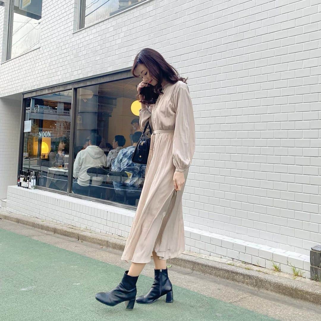 杉浦みずきのインスタグラム：「. 寒いあったかい寒いあったかい 明日は寒い！ ちなみにこの日も寒かった！ はっきりして〜🥶 ・ ・ #私服　#ootd #しふく #ワンピース　#ワンピースコーデ  #ワンピ #milaowen」