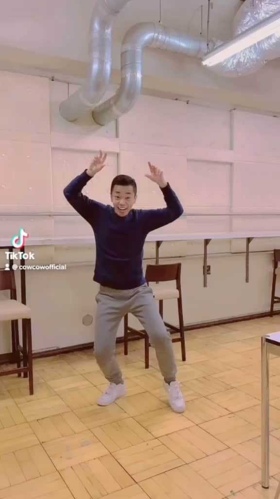 善し のインスタグラム：「阿波踊り  #cowcow ＃阿波踊り」
